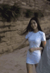 美女 长发飘飘 走神 掉河里