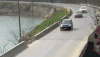 车辆 行驶 湖边儿 翻车