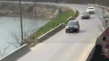 车辆 行驶 湖边儿 翻车