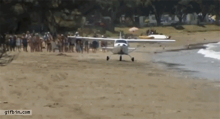 飞机 海滩 撞翻 意外