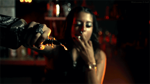 威士忌 whiskey 女孩 抽烟