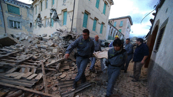 地震 灾民 房屋 受损