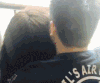 头发 男人 狗 拥抱