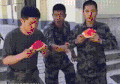 军人 吃西瓜 比赛 搞笑