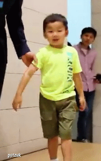 宋民国 逗比 提裤子 跳舞 超人回来了