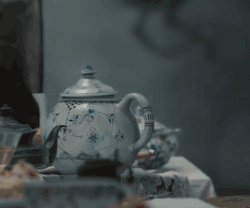 爱丽丝梦游仙境 小老鼠 茶壶 跳出来