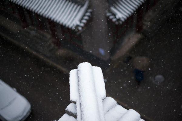雪 雪景 下雪 屋檐