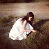 2014马年女生头像 美女 草地 夜晚