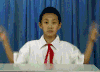 小男孩 红领巾 闪光 桌子