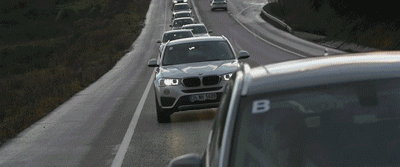 BMW 汽车 马路 广告