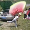 小汽车儿 西瓜 小男孩 草地