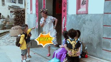 包租婆GIF表情图_包租婆动态调教女儿表情包_包租婆GIF动图片