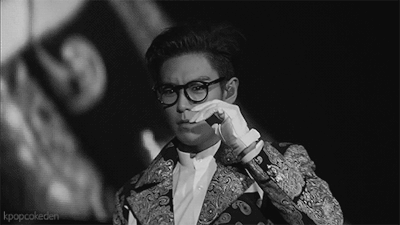 BIGBANG 西装 眼镜 专注