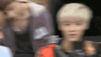 鹿晗  话筒  眨眼  可爱  害羞
