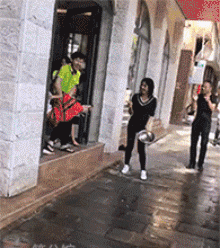 很嗨  搞怪  逗乐 泼水