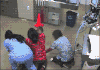 狗狗 抱住 逃跑 红色