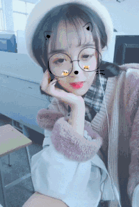 气质 可爱 美女 眨眼 卖萌 托下巴