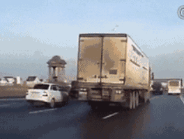 货车 超车 危险 高速路