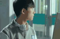 易烊千玺 耳机 想自己的事 影视