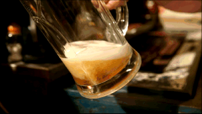 杯子 倒啤酒 泡沫 透明