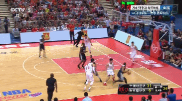 篮球 中国 美国耐克星锐 贾斯汀安德森 突破 暴扣 双手 激烈对抗 帅气过人 劲爆体育