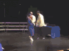 表演 舞台 得瑟 摔倒
