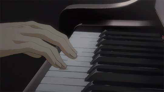 手指 弹奏 钢琴 光芒