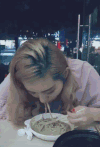 面条儿 筷子 指甲油 盘子