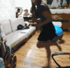 女孩 室内 疯狂 跳舞