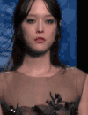 美女 短裙 黑发 有气质