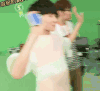 王源 男孩子 tfboys 开心 手机 玩耍 单纯 可爱 明星爱豆
