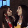 美女 撅嘴 歪头