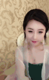 美女 比心 爱慕 性感