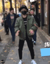 易烊千玺 街头跳舞 青春时尚 活力四射