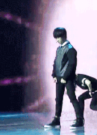易烊千玺 帅气 跳舞 tfboys 明星爱豆