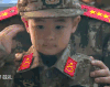 妈妈是超人2  小鱼儿 敬礼