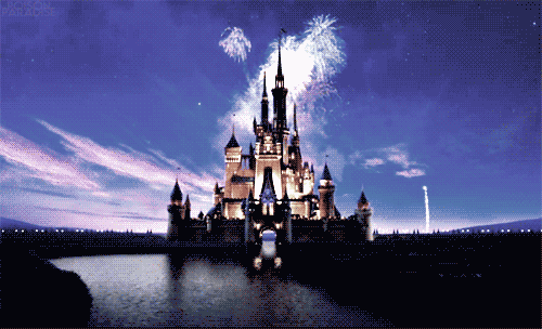 图片 烟花 火花 迪斯尼 城堡 经典的迪士尼 童年的回忆 开幕式现场
