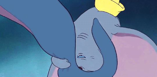 大象 长鼻子 撒娇