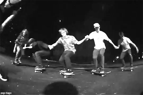 滑板 skateboarding 手拉手 跳跃 组合
