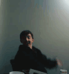 男人 剪刀手 笑容 搞笑