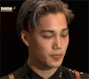 金钟仁 EXO组合 面无表情 伸舌头 无所谓
