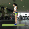 健身 性感 美女 蹦跳