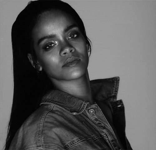 蕾哈娜 Rihanna 翻白眼