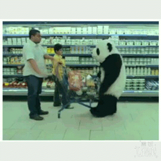 熊猫 生气 推到 购物车