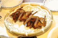鸡翅 争抢 美食 吃货