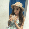 美女 喝奶茶 可爱 剪刀手