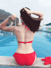 美女 背影 红色比基尼 梳头发