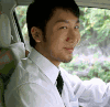 开车 扭头 电影 笑 胡子 表情包 衬衫 赚够一千万 领带