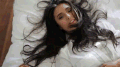 美女 床 白色 迷人