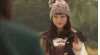美女  挥手  打招呼  帽子  可爱